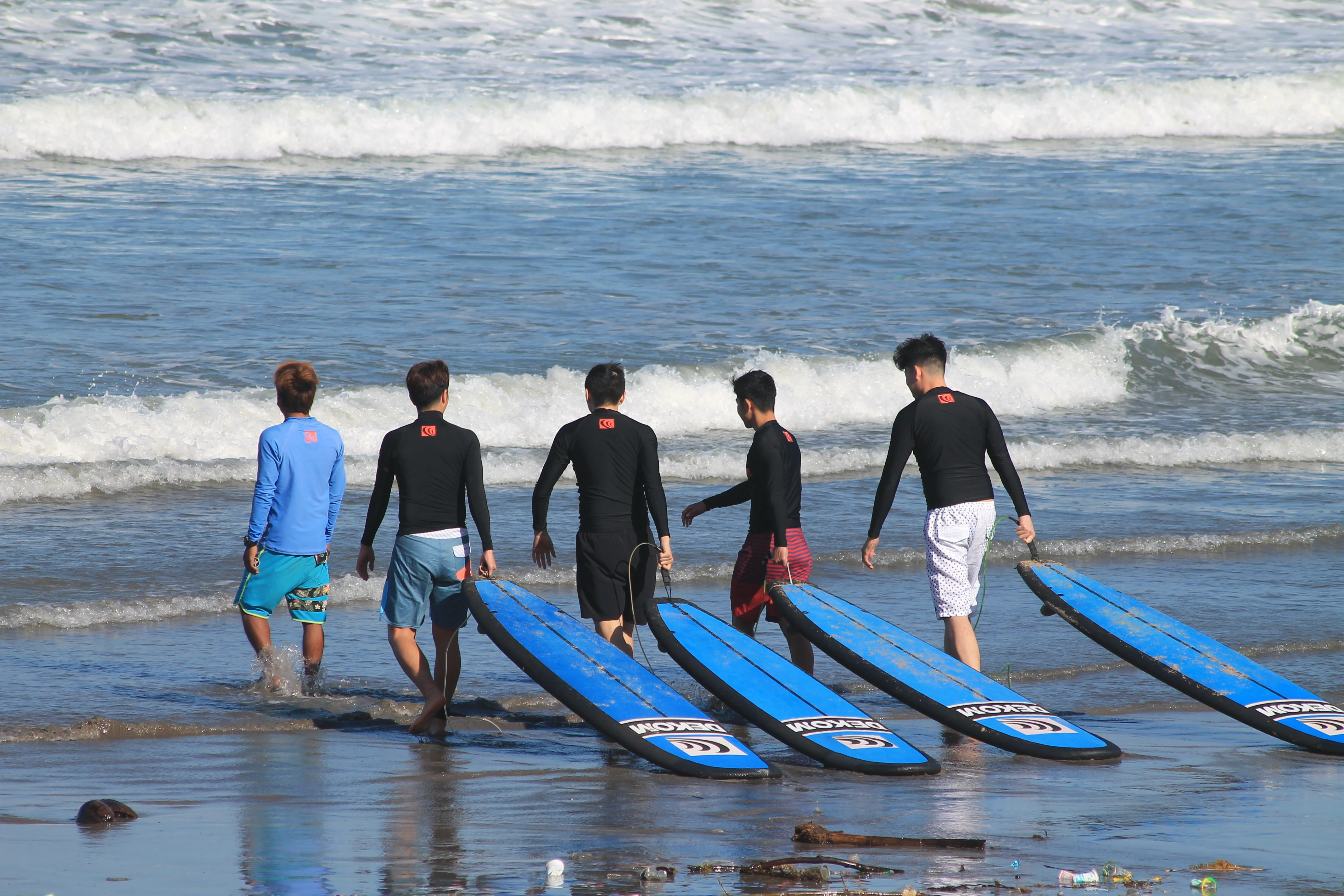 attraction-surfing-bali